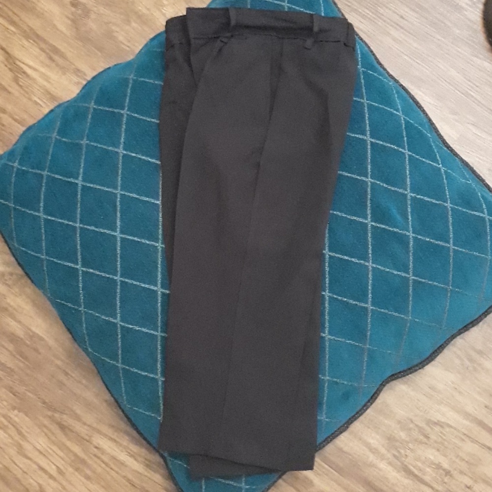 Suit - Picture 2 of 4